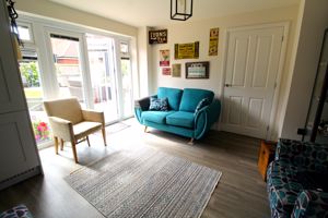 Kitchen/Breakfast Room- click for photo gallery